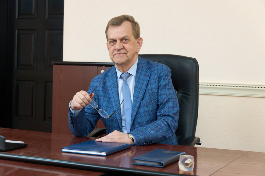 С Днём Строителя!